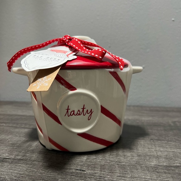 Rae Dunn tasty food storage/ mini crock pot - Picture 3 of 8